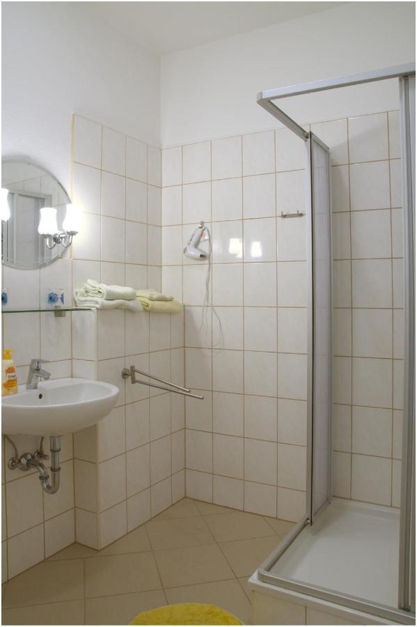 Görlitz Pension Gina מראה חיצוני תמונה